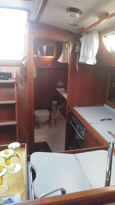 Boat-Apartamento Flotante Cadiz.. La Juanita Arroyo Exteriér fotografie